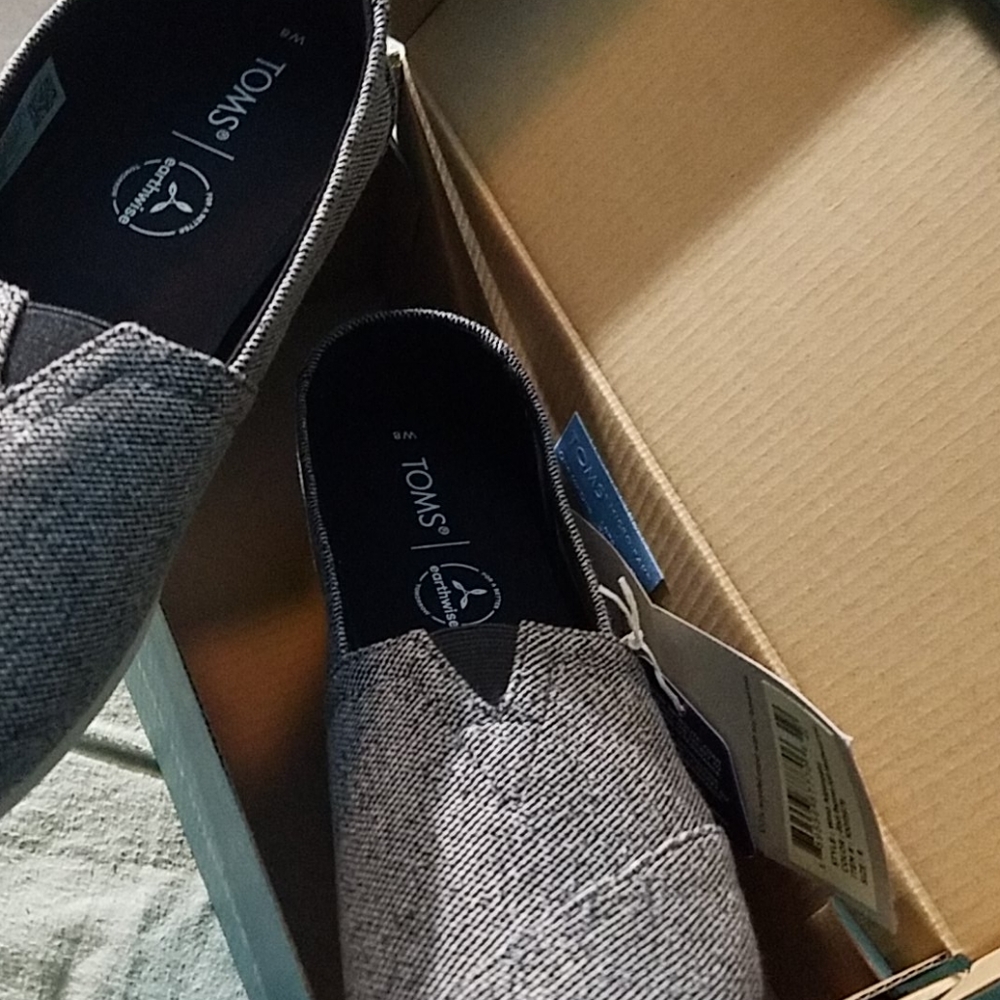 Toms